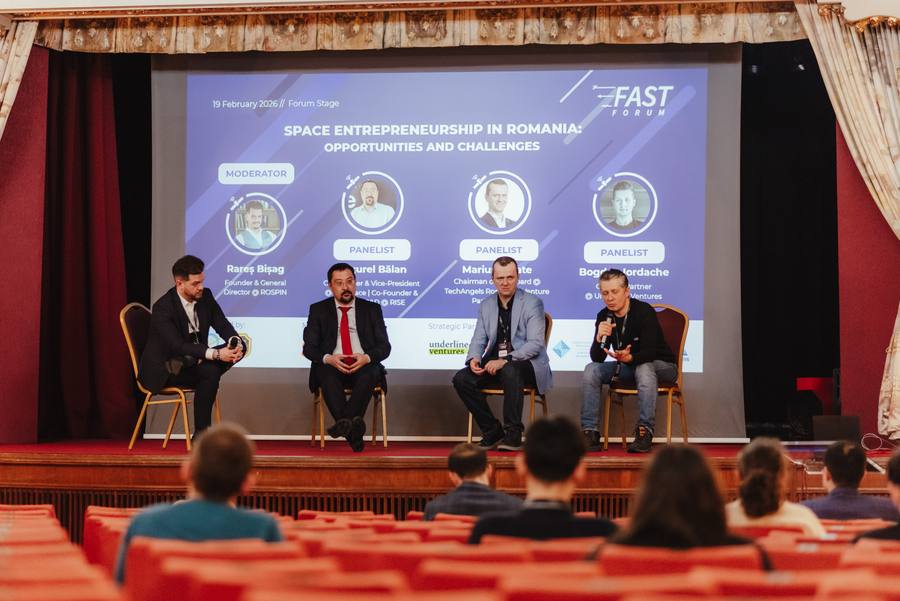 Panel on space entrepreneurship in Romania, opportunities and challenges, on the Forum Stage